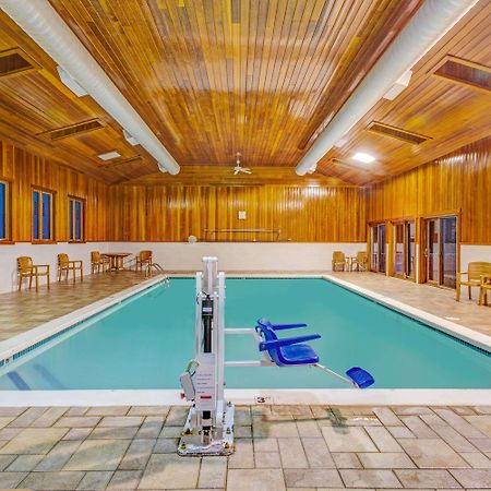 Days Hotel By Wyndham Methuen Ma Conference Center Esterno foto
