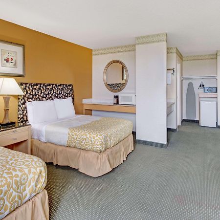 Days Hotel By Wyndham Methuen Ma Conference Center Esterno foto