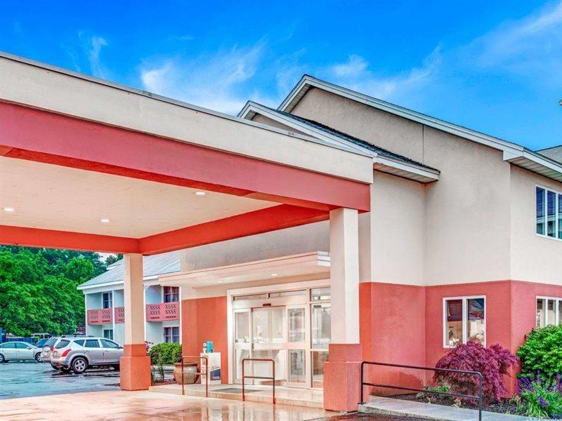 Days Hotel By Wyndham Methuen Ma Conference Center Esterno foto