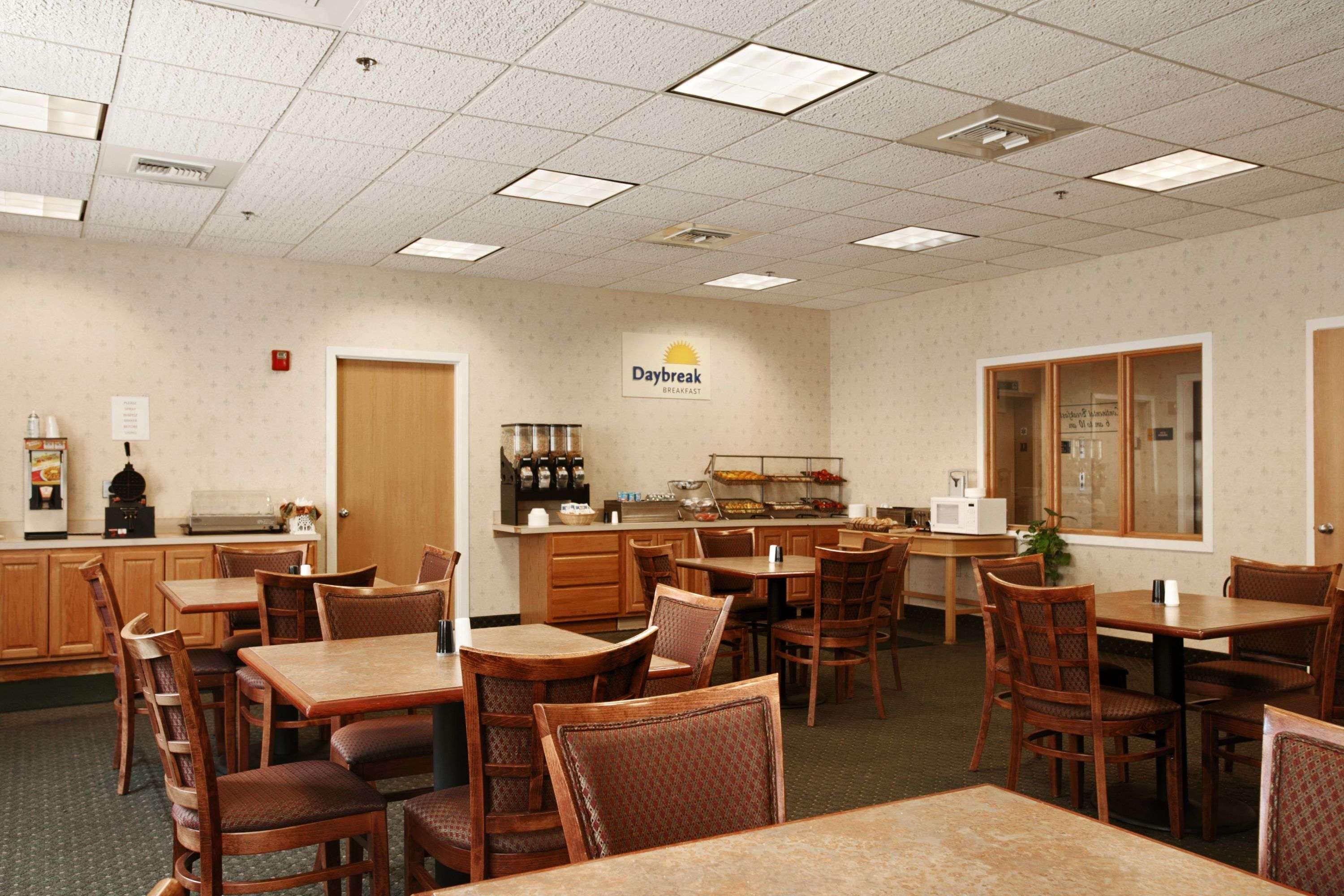 Days Hotel By Wyndham Methuen Ma Conference Center Esterno foto