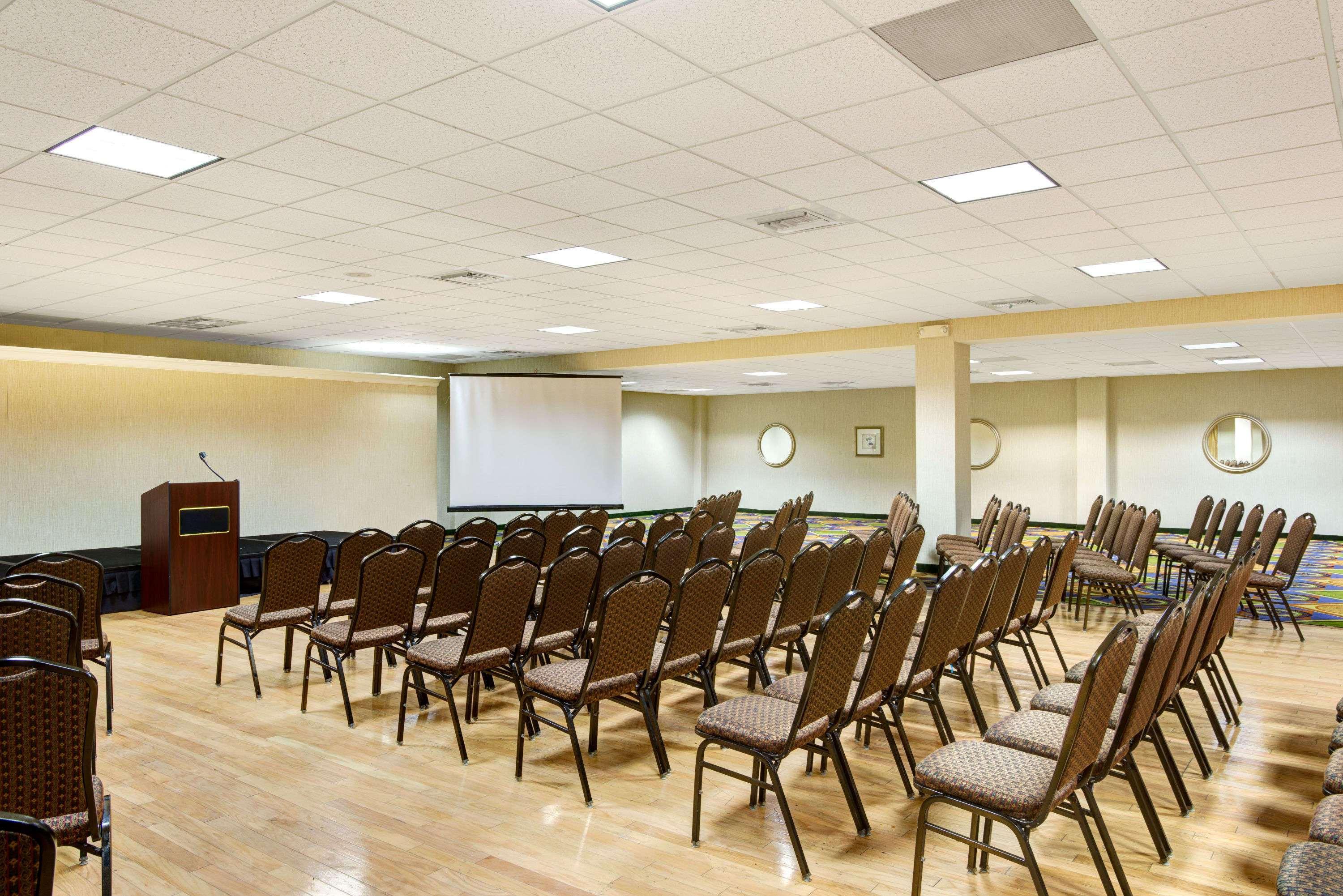 Days Hotel By Wyndham Methuen Ma Conference Center Esterno foto