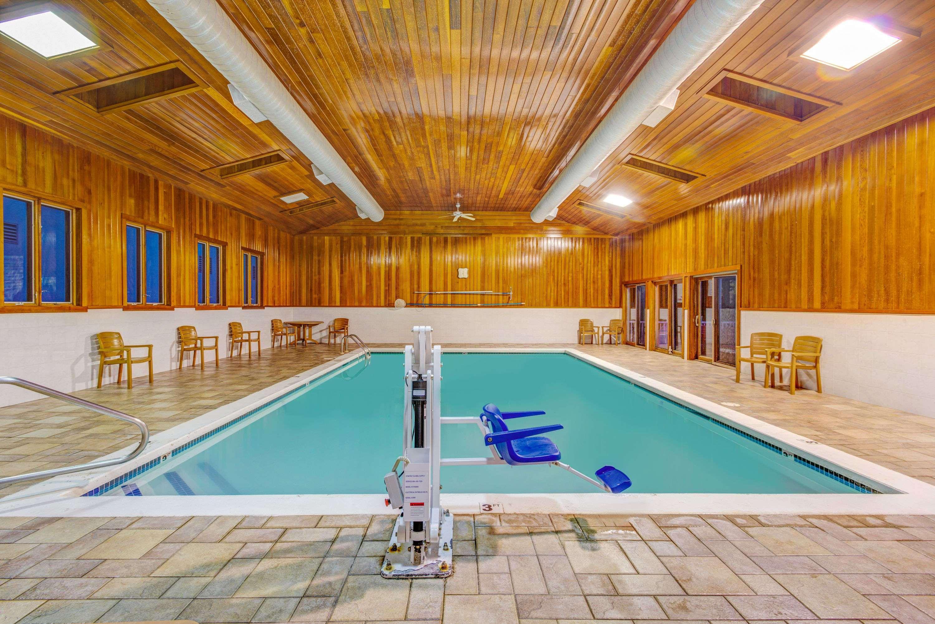 Days Hotel By Wyndham Methuen Ma Conference Center Esterno foto