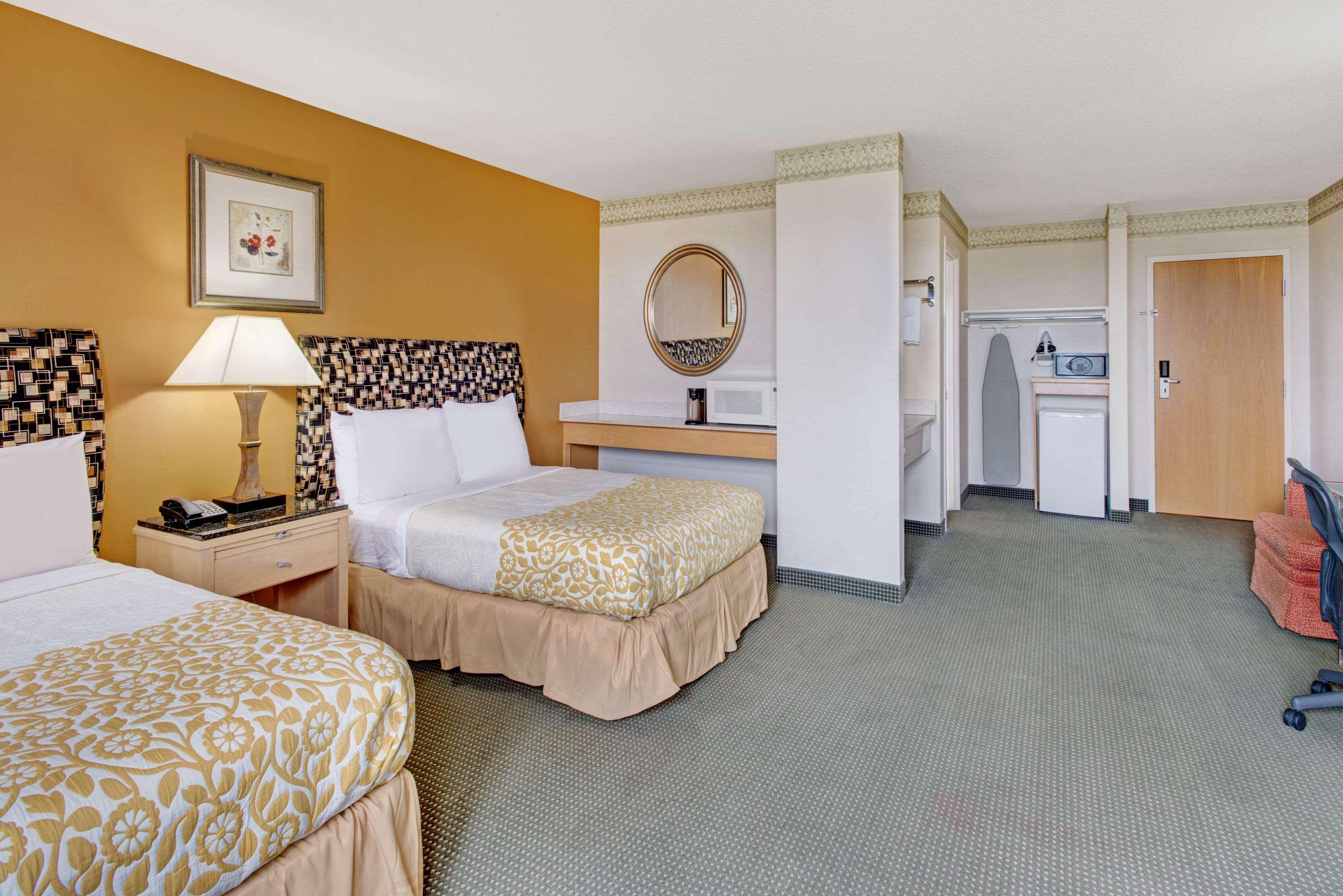 Days Hotel By Wyndham Methuen Ma Conference Center Esterno foto